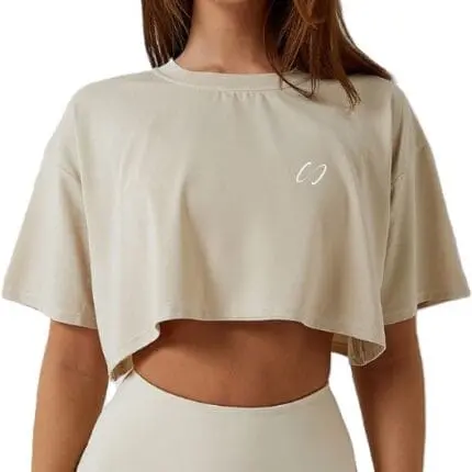 camiseta crop holgada color beige