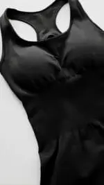 Mono deportivo negro corto sin costuras