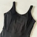 Mono deportivo largo en color negro