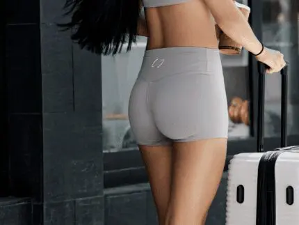 Short deportivo de cintura alta gris